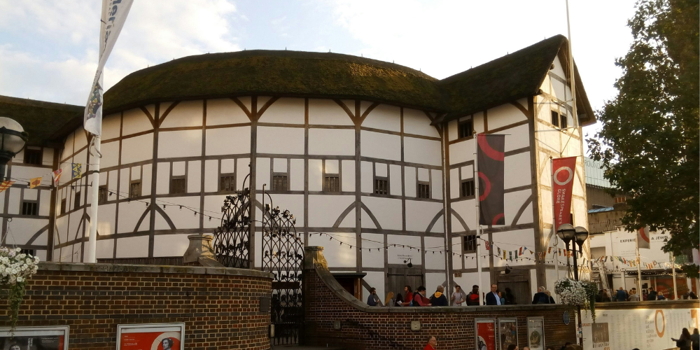 Globe theatre tour on school performing arts trip to london