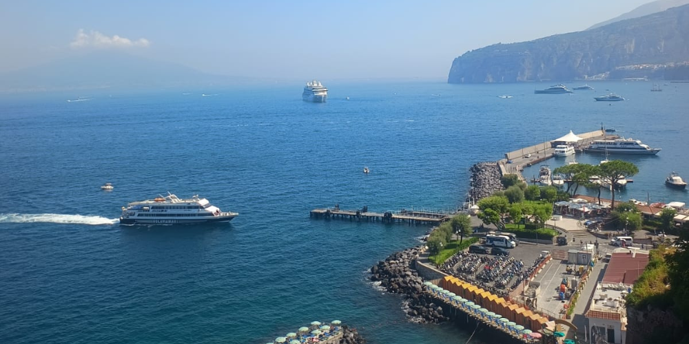 Bay of Naples Ellies Holiday destination